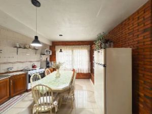 Image 12 - 940563