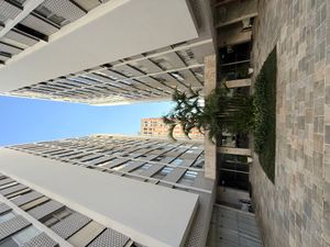 Image 2 - 940661