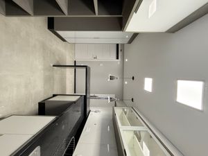 Image 11 - 940661