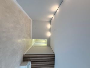 Image 18 - 940661