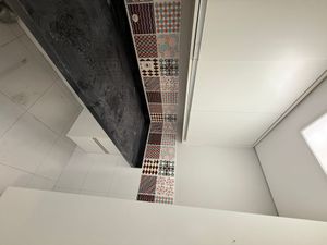 Image 12 - 940661