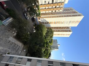 Image 5 - 940661