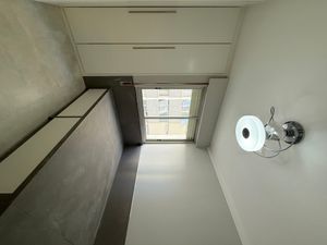Image 21 - 940661