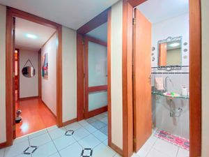 Image 19 - 940721