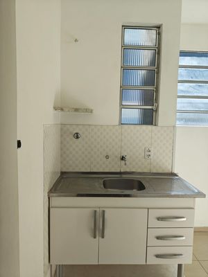 Image 20 - 940744