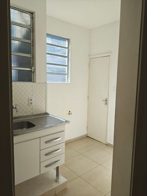 Image 19 - 940744