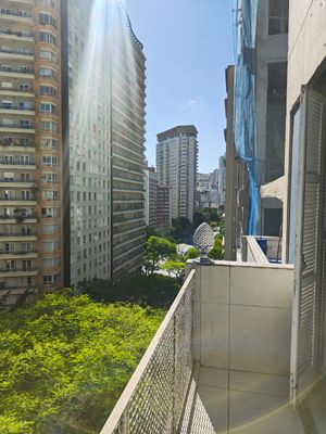Image 4 - 940744