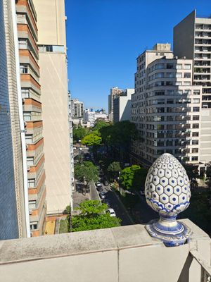 Image 21 - 940744