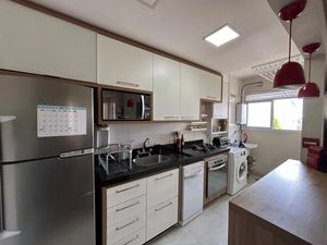 Image 11 - 940799