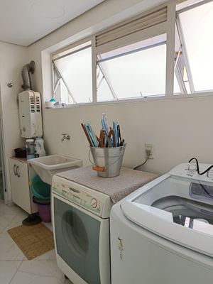 Image 19 - 940854