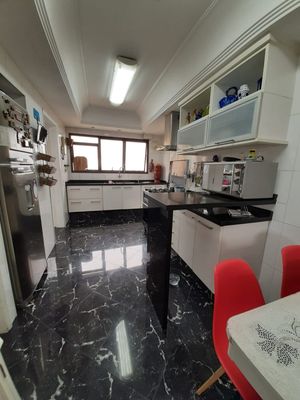 Image 3 - 940947