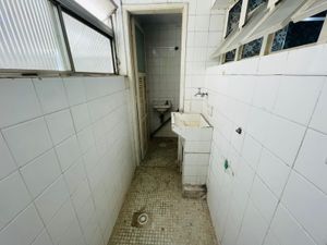 Image 9 - 941646