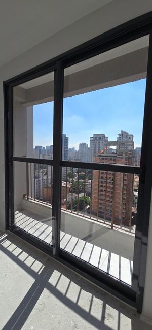 Image 1 - 941832