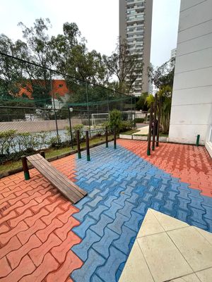Image 13 - 941860