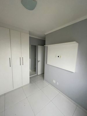 Image 12 - 941860