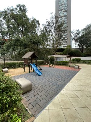 Image 20 - 941860