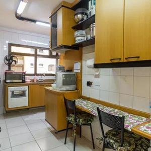Image 8 - 942485
