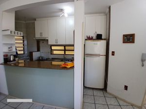 Image 6 - 942490