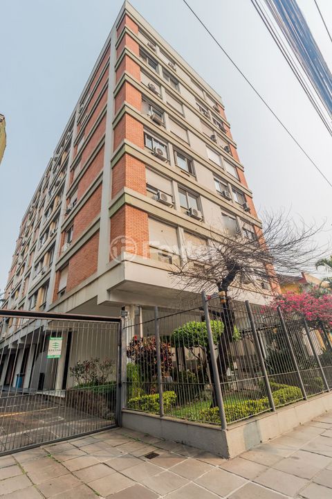 Image 10 - 923307