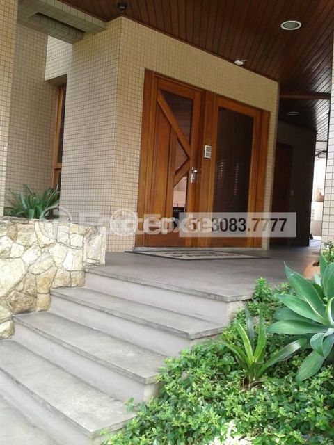 Image 6 - 879697