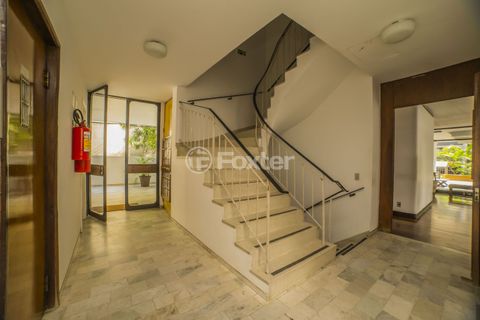 Image 9 - 886513