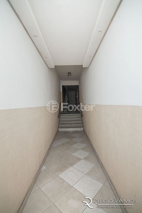 Image 17 - 931010