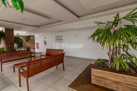 Image 17 - 916117