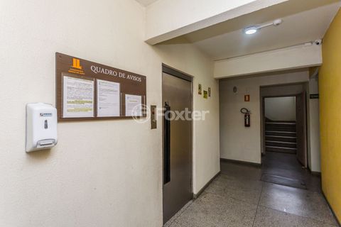 Image 10 - 895925