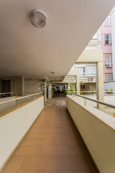 Image 6 - 876413