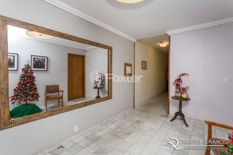 Image 8 - 898246