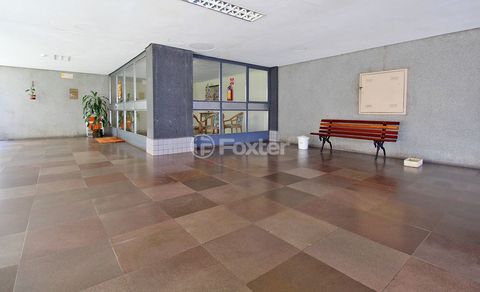 Image 17 - 878568