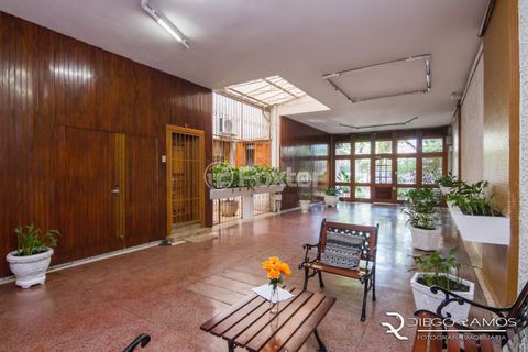 Image 7 - 917587