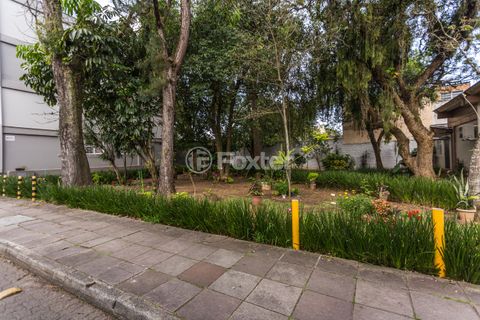 Image 8 - 900518