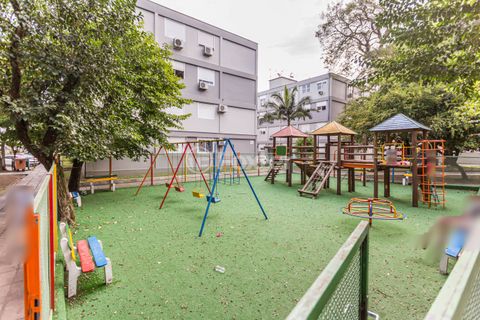 Image 14 - 900518