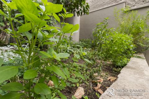 Image 17 - 868978