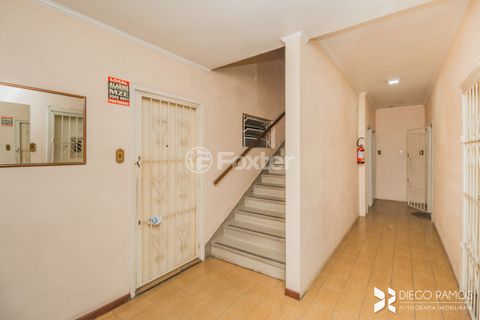 Image 18 - 918435