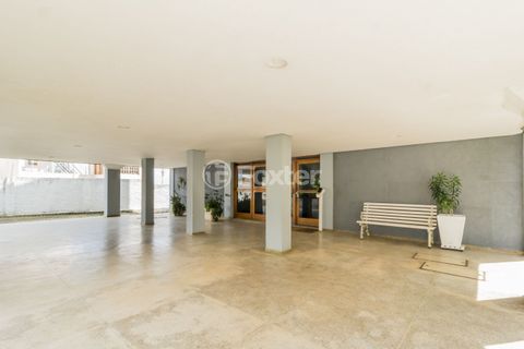 Image 11 - 877236