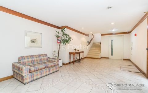 Image 1 - 916514