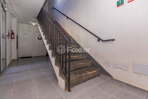 Image 15 - 883404