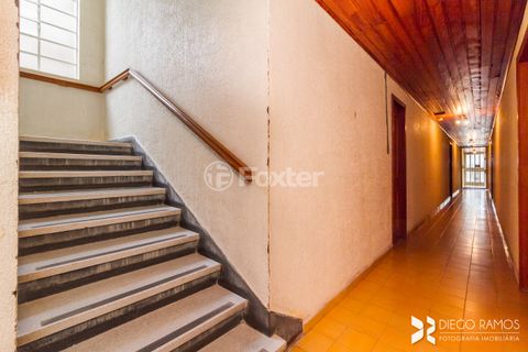 Image 9 - 878998