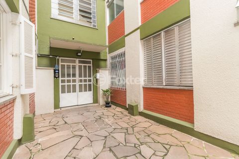 Image 19 - 284211