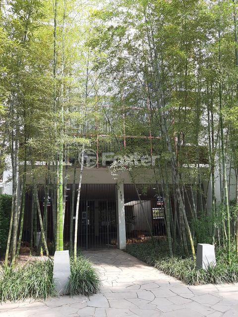 Image 4 - 887598