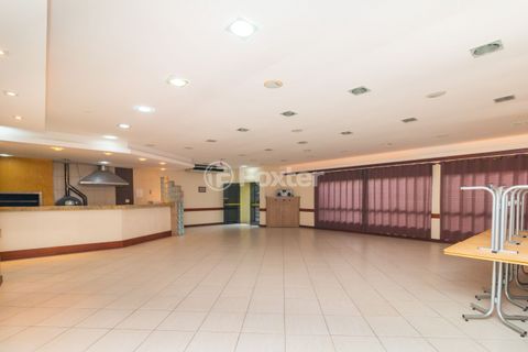 Image 19 - 880215