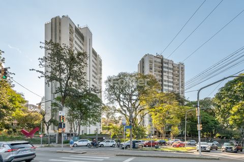 Image 15 - 886621