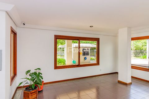 Image 19 - 880204