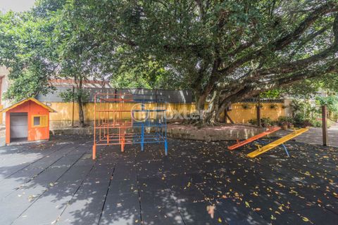 Image 17 - 900727