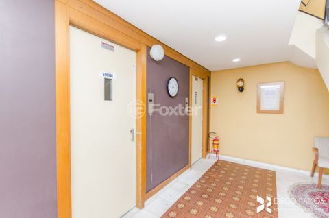 Image 7 - 880159