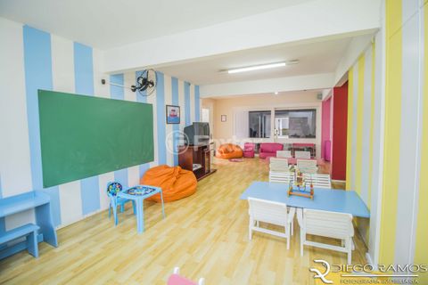 Image 19 - 915615