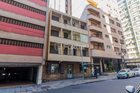 Image 10 - 829443