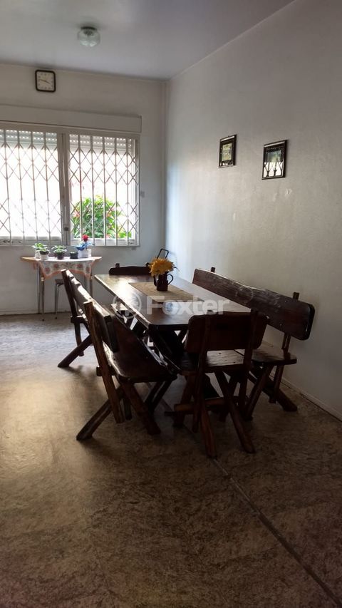 Image 10 - 930701